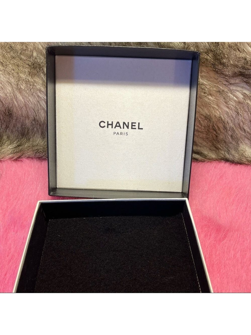 Chanel ❤️ with box - Picture 2 of 9